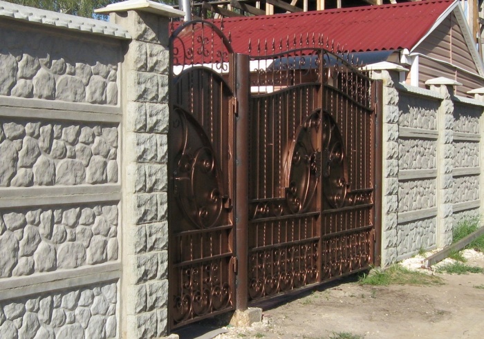 Кованые калитки и ворота