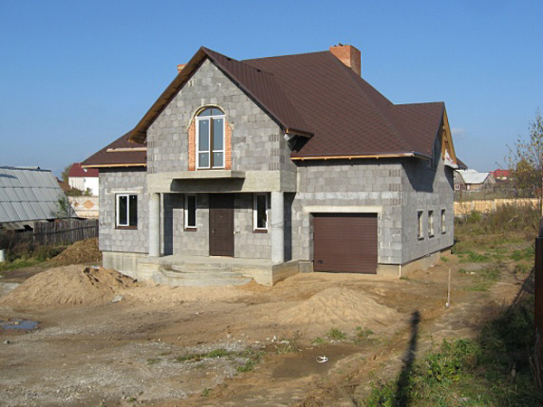 Hiša ekspandiranih blokov gline