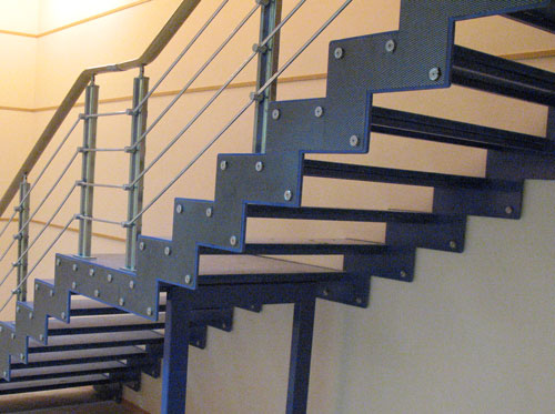 Железная лестница на второй этаж своими руками