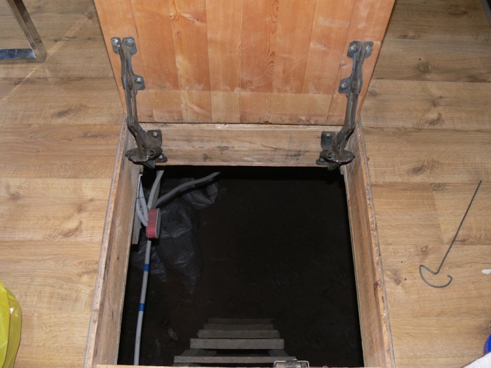 Вентиляция гаража и крышка смотровой ямы (погреба)