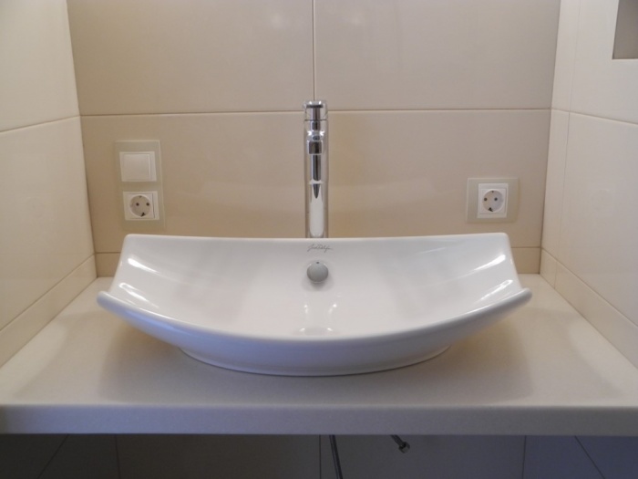 Каменная раковина для ванной со столешницей под мрамор
