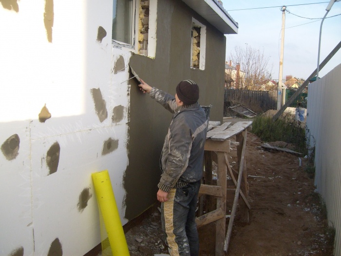 Фасадная штукатурка по пеноплексу: декоративная для стен, как правильно утеплить дом