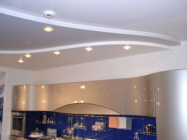 дизайн потолка на кухне