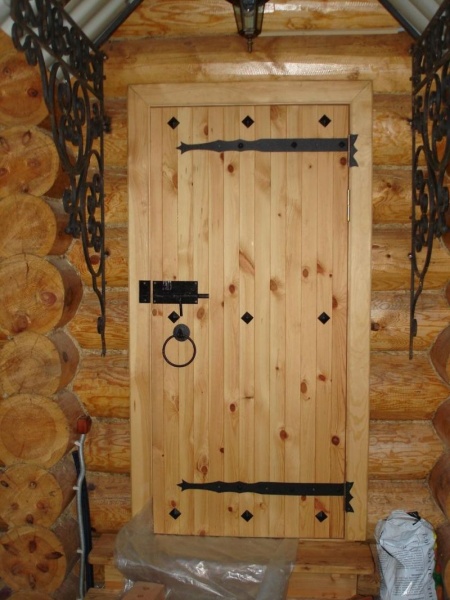 Двери из липы для бани и сауны (глухие и со стеклом)