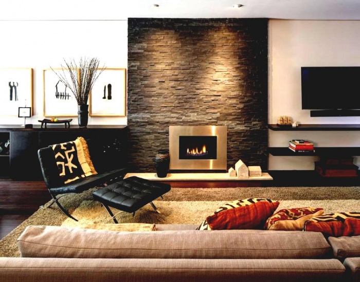 Интерьер гостиной с камином в современном стиле