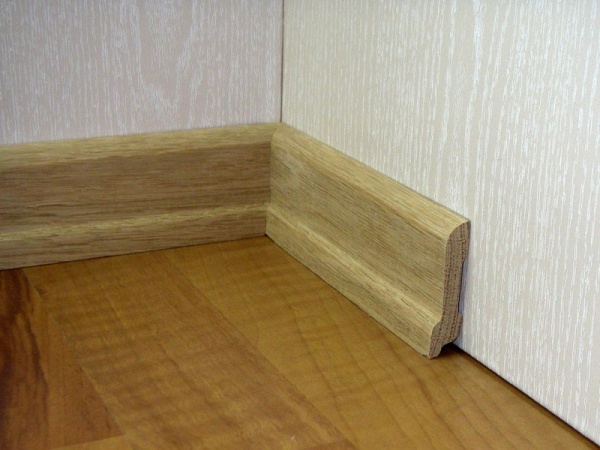 Плинтус деревянный напольный размеры