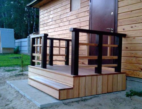 Дизайн крыльца частного деревянного дома