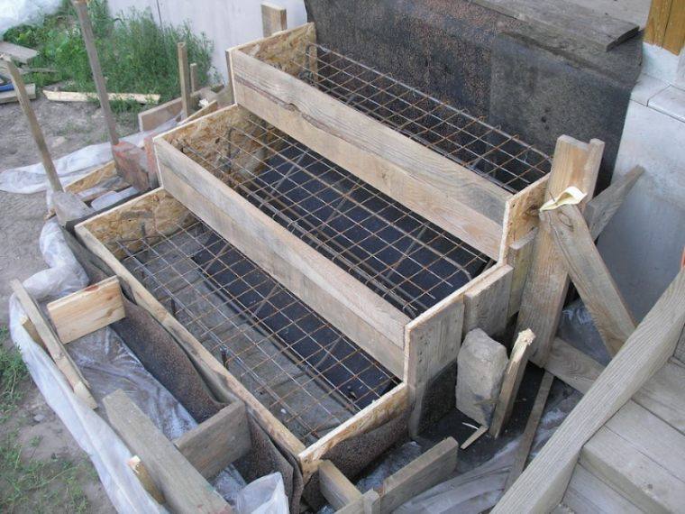 Как сделать опалубку для лестницы из бетона своими руками