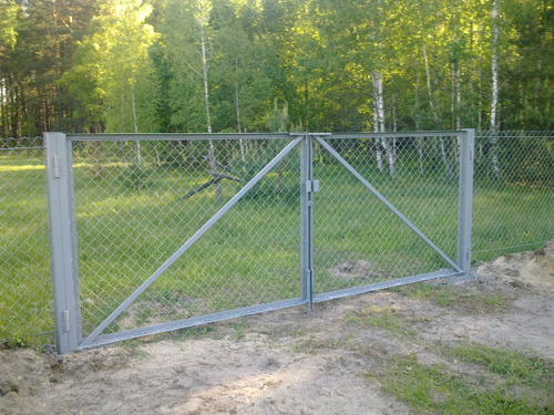 забор из сетки рабицы