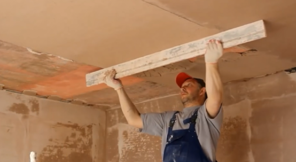 Как сделать ремонт потолка в квартире своими руками: пошаговая инструкция