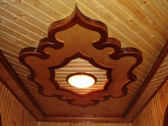 Потолок деревянный в квартире