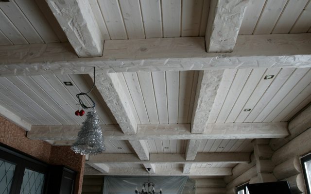 Потолочные балки: из полиуретана, деревянные, дизайн