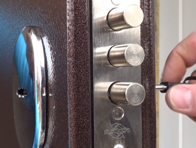 Установка металлических дверей: монтаж дверного доводчика своими руками