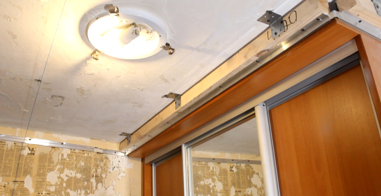 Шкаф стенли и натяжной потолок
