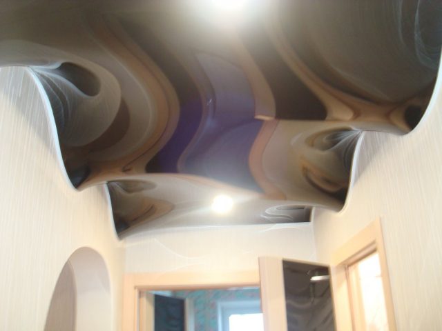 Натяжной потолок волной: особенности конструкции и фото в интерьере