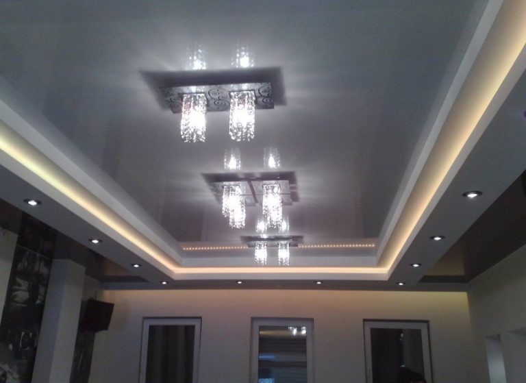 Расположение светильников на потолке из гипсокартона в зале