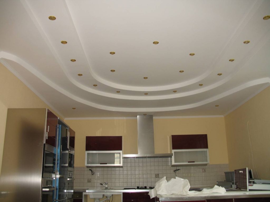 Дизайн потолка из гипсокартона в кухне