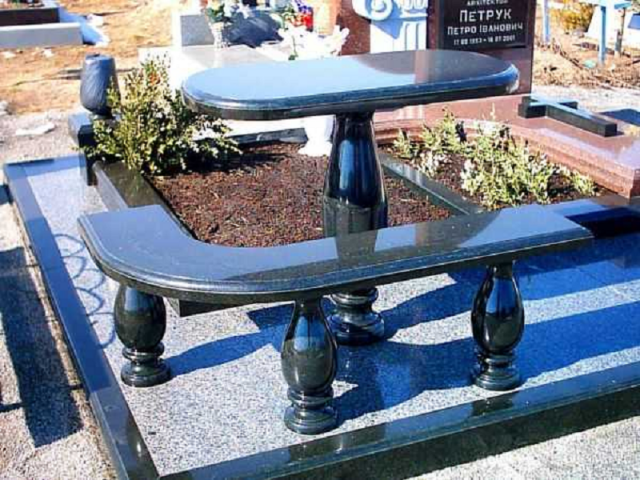 Как сделать стол и скамейку на кладбище своими руками