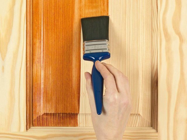 Как покрасить лакированную дверь краской без шлифовки