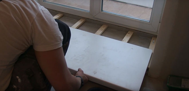 Как оформить порог на балкон из комнаты