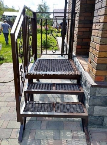 Лестницы на металлокаркасе: ТОП-5 компаний по производству продукции, обзор актуальных предложений