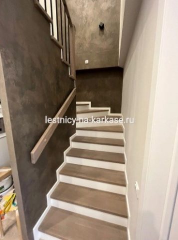 Лестницы на металлокаркасе: ТОП-5 компаний по производству продукции, обзор актуальных предложений