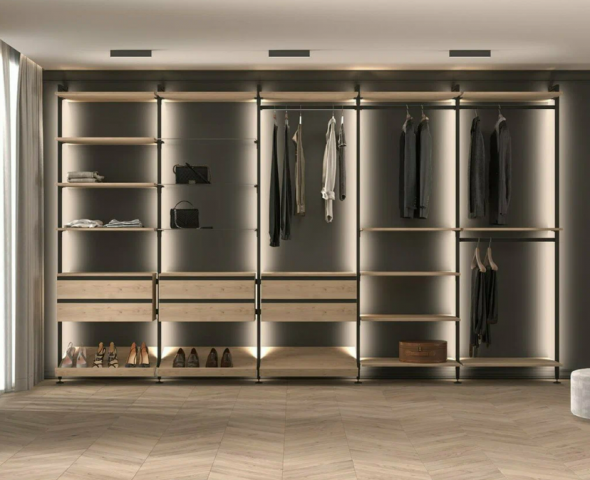 Оптимальная форма гардеробной: как выбрать конфигурацию хранения для любой квартиры